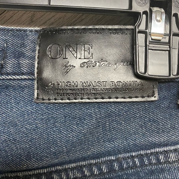 One Teaspoon | High Waist Bonita Shorts Distressed - Picture 7 of 11